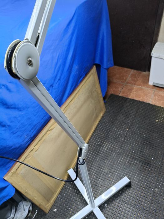 Vendo esta Lupa LED Ideal para Estética ou para trabalhos de precisão
