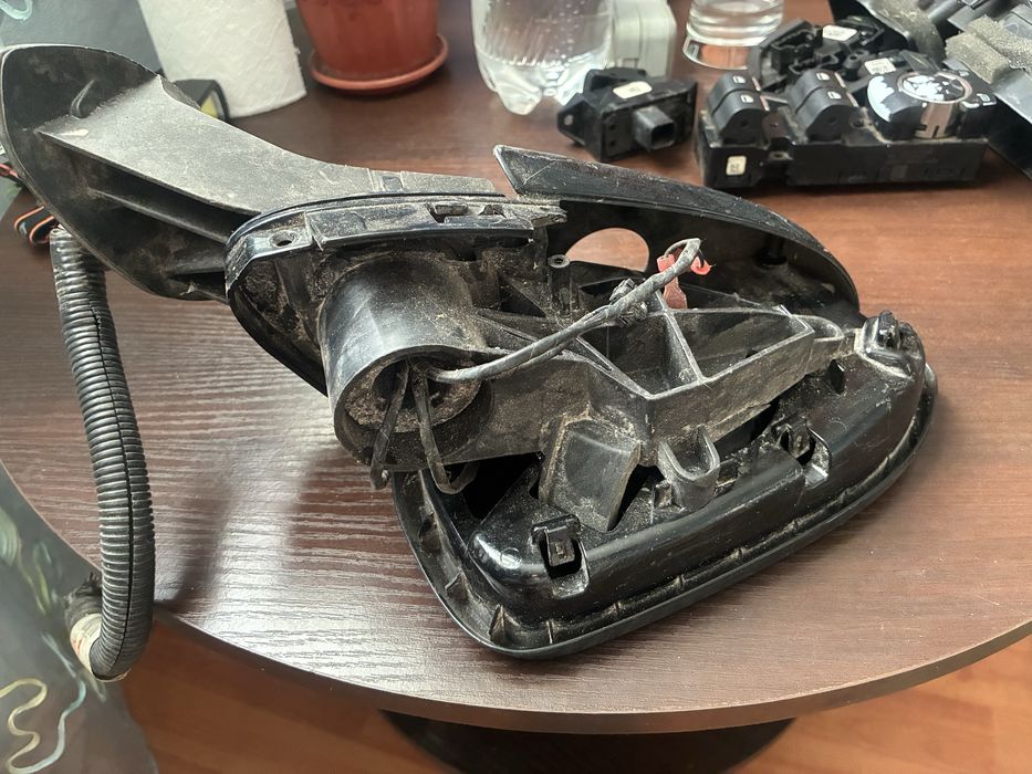 Корпус правого дзеркала форд фюжн