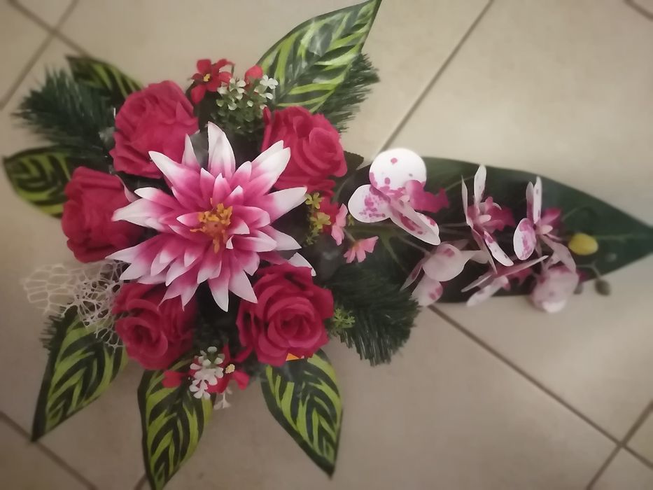 Piękne stroiki na cmentarz