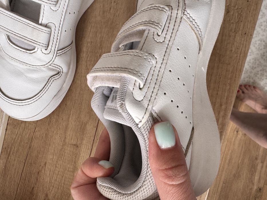 Білі кросівки Adidas дитячі fr 32 us 1