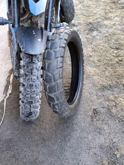 Продам мото шини на Теккен майже нові