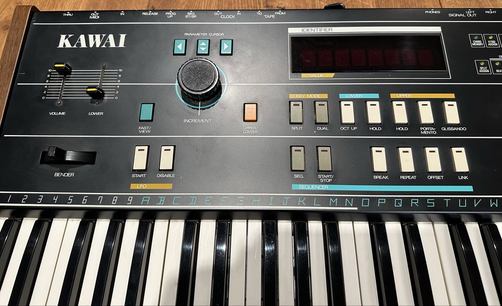 Syntezator Kawai SX-240
