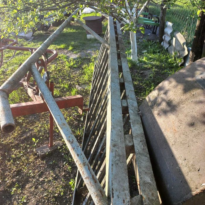 Драбина металева (сходи на другий поверх, горище, сходи до водойми)