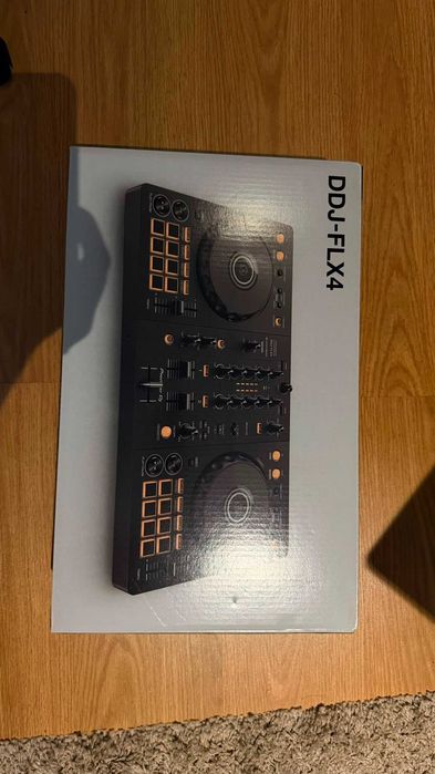 Pack Pioneer DJ DDJ-FLX4 + Auscultadores HDJ-CUE1 – Como Novo (SÓ 3 USOS)