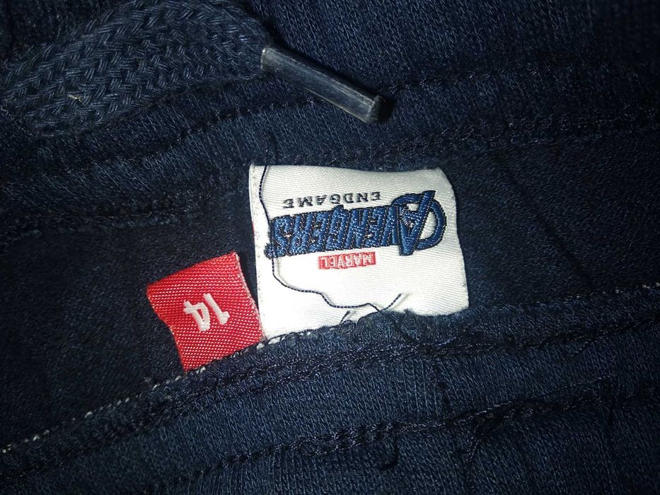 2 pares de calções em malha, tamanho 14 anos