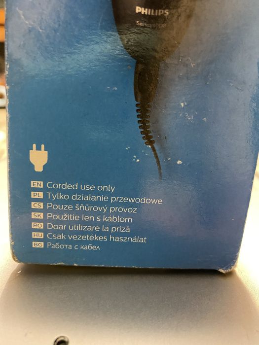 Електробритва Philips Series 1000