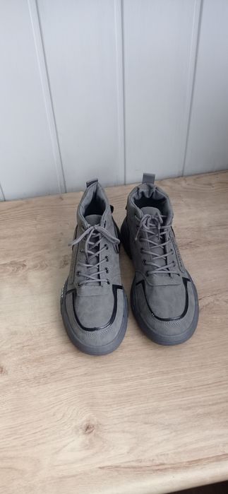 Buty sportowe męskie 43, 5 -27,5 cm
