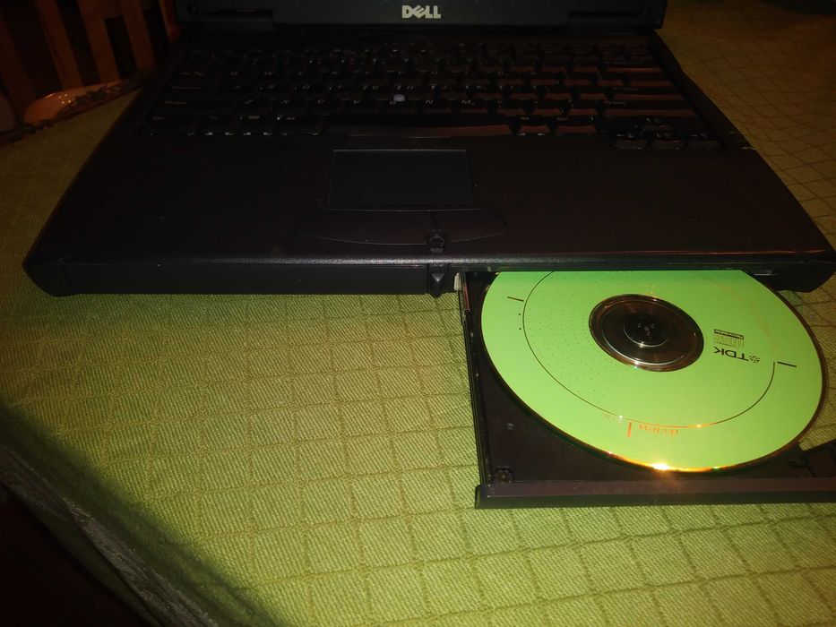 Retro laptop DELL LATITUDE C600/C500 z WindowsXP