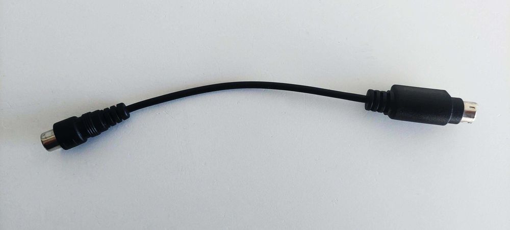 Cabo adaptador S-video Mini-DIN macho 7 Pinos / RCA Fêmea