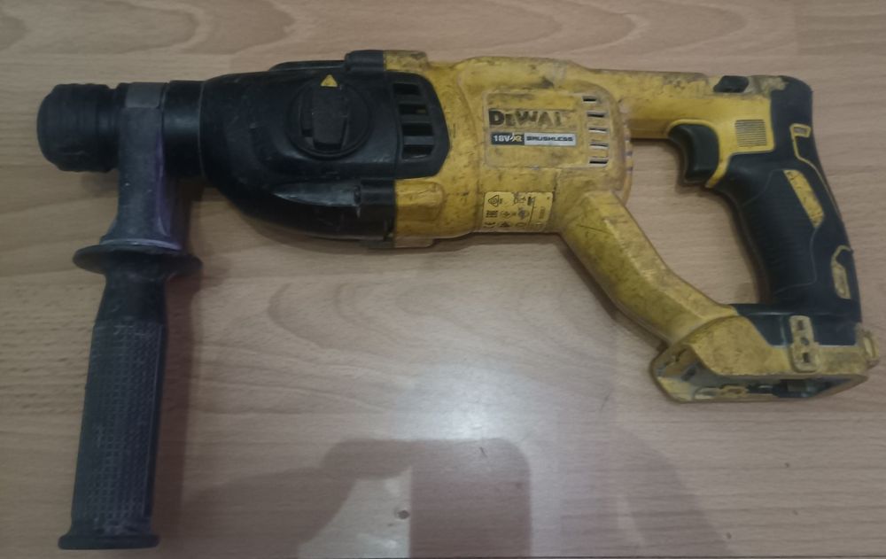 DeWal wiertarka dch033 uszkodzona