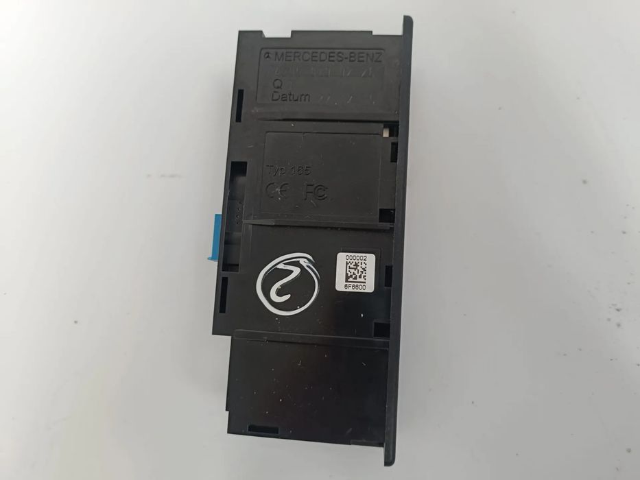 Módulo USB / AUX / IPOD MERCEDES-BENZ Classe C (W205)
