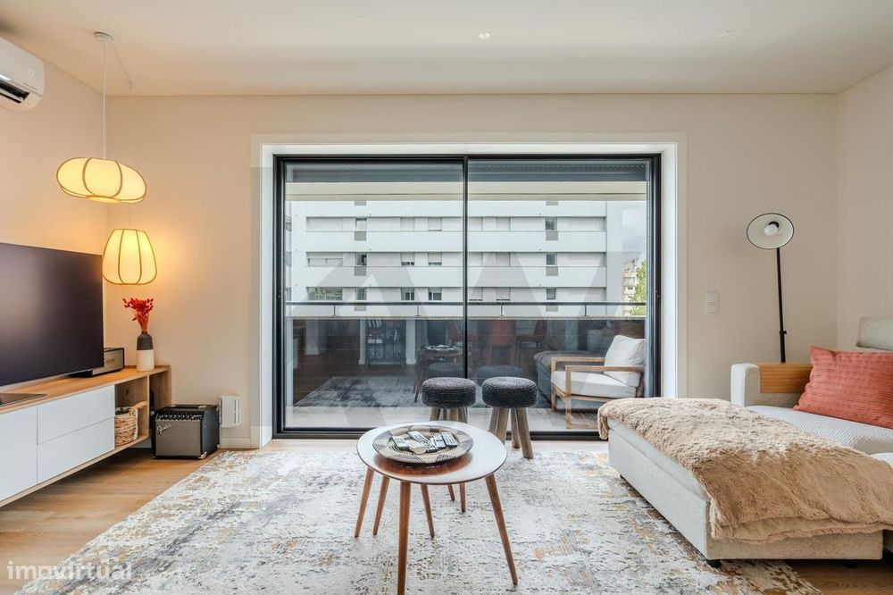 T2 para Arrendar no Avenida Altear | Piscina no Rooftop · Garagem com