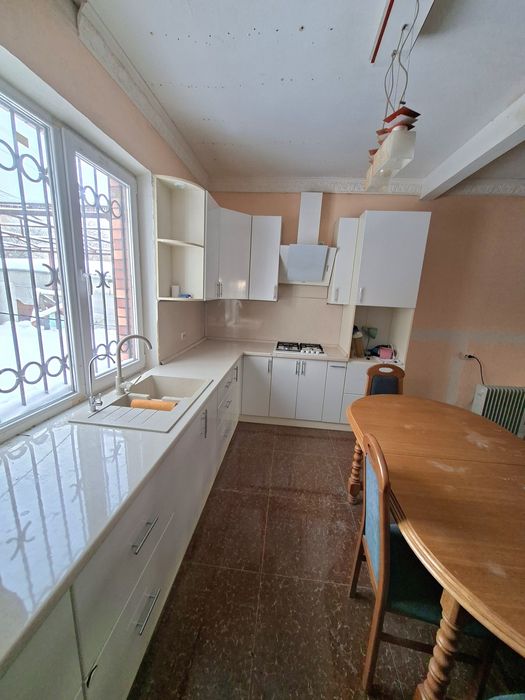 Продаж ! Макарів . Будинок 205 м2 . ГАЗ .Набережна вул.