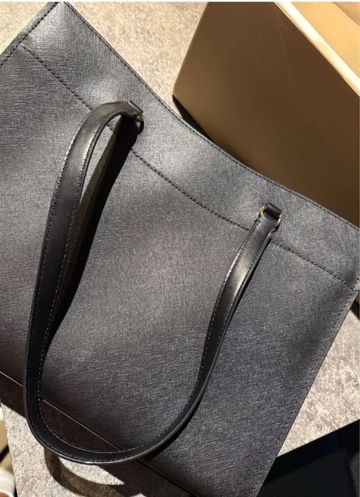 Michael Kors Jet Set Travel Tote em pele Saffiano preta