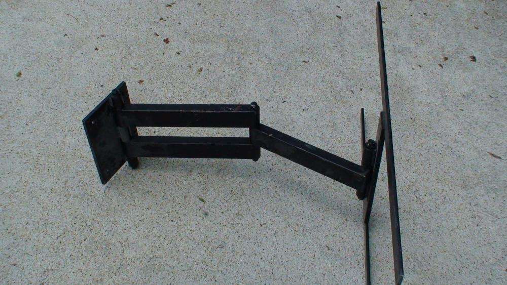 suporte tv em barra de ferro