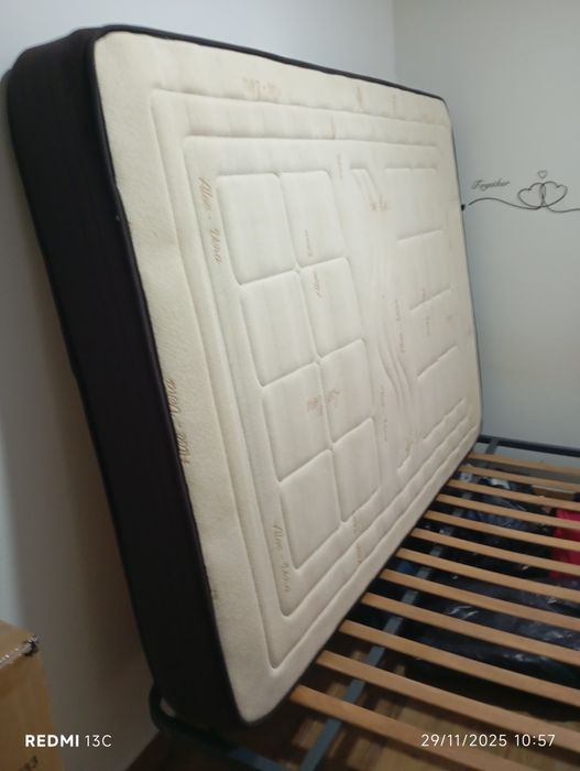 Colchão e estrado em bom estado