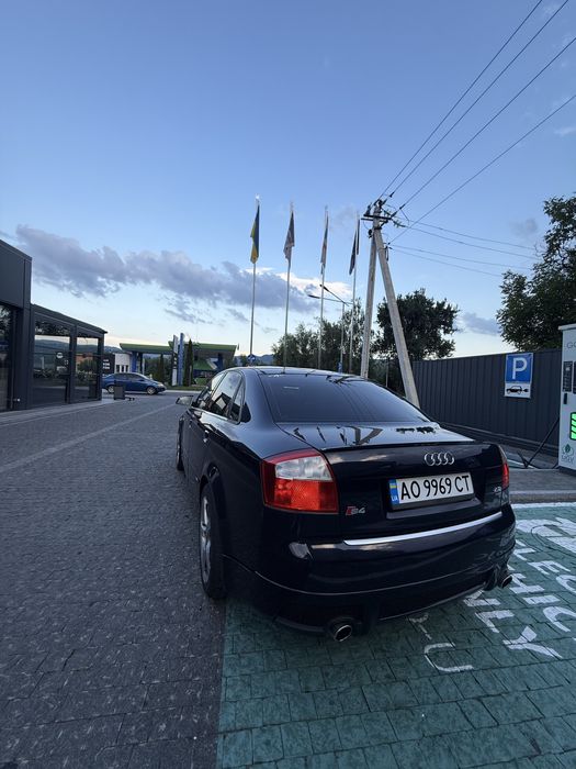 Audi a4b6 S-line static