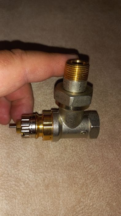 Клапан радиаторный Danfoss угловой