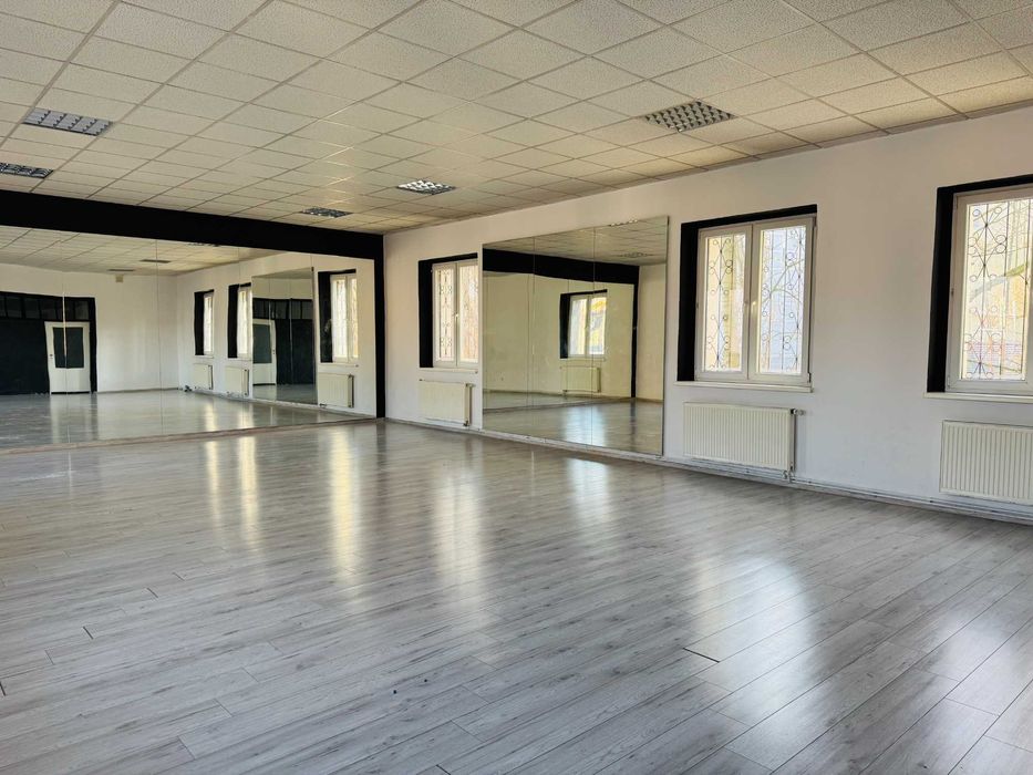 Sala w śródmieściu I piętro, bezpłatny parking !