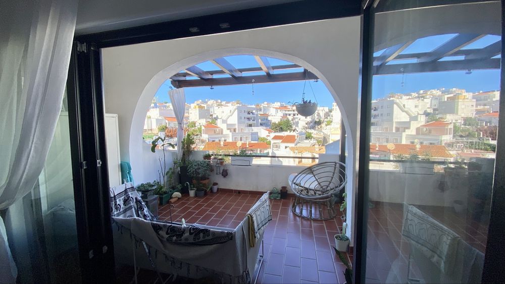 T2+1 em Albufeira Centro – Renovado, Mobilado e Perto da Praia!