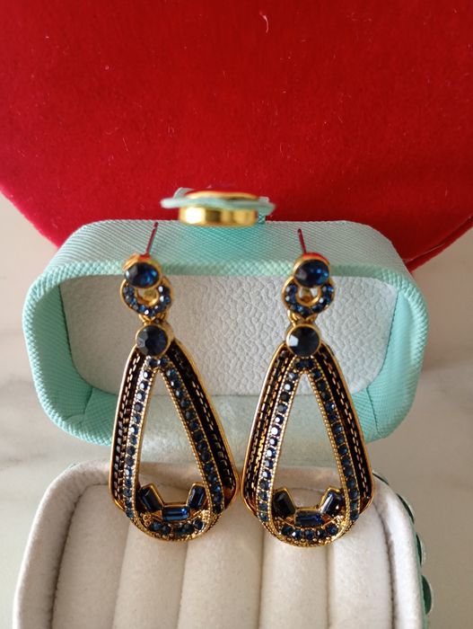 Kolczyki wiszące z szafirami