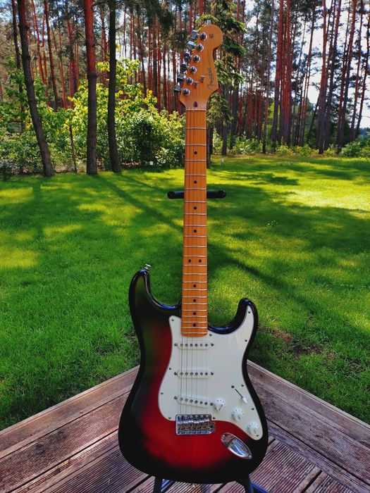 Fender Highway One Stratocaster USA 2003 – 3-Tone Sunburst / Maple Neck