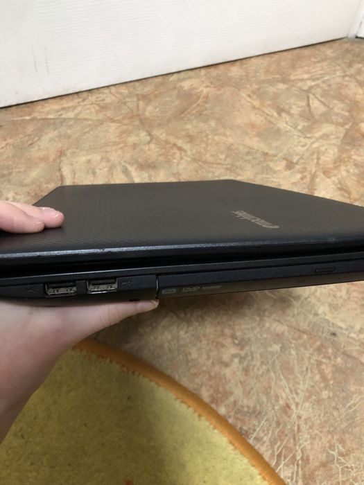 Ноутбук Emachines E732 в робочому стані