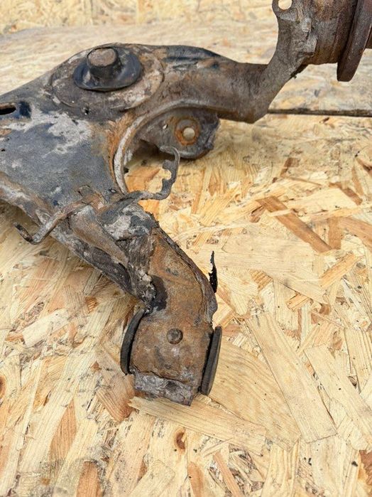 Важіль задній лівий Volkswagen T4 2.5 1990-2003