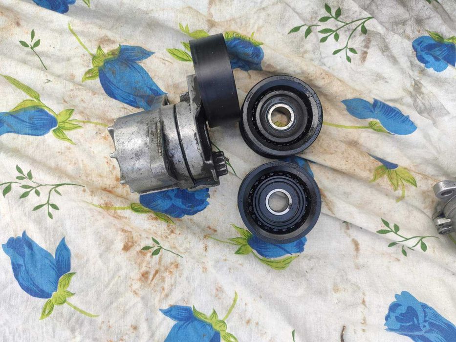 ролики реміня 611 двигун 311 спрінтер 2.2 цди