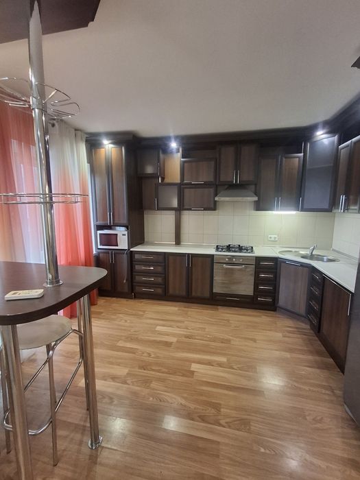 70 м2+Паркомісце Продаж 2 кім квартири в гарному місці