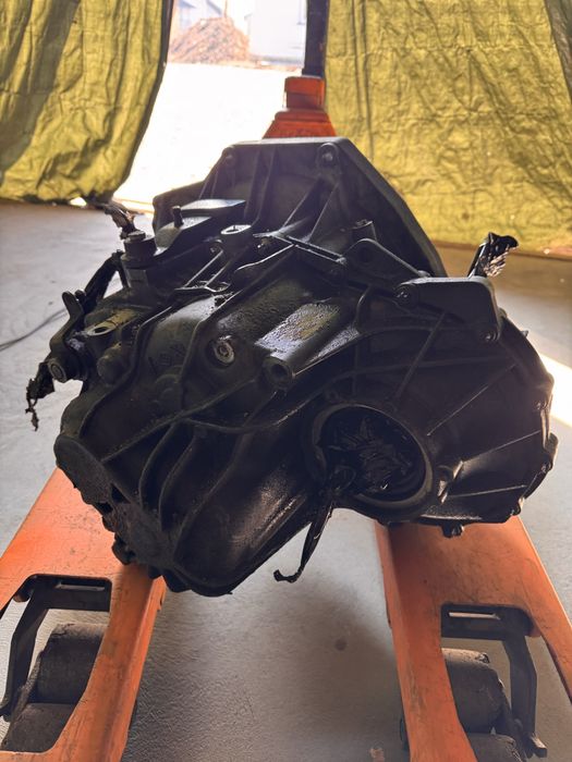Skrzynia biegów Renault Trafic Opel Vivaro 2.5 dci