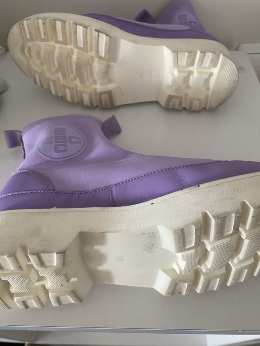 Botas #Esc usadas uma vez