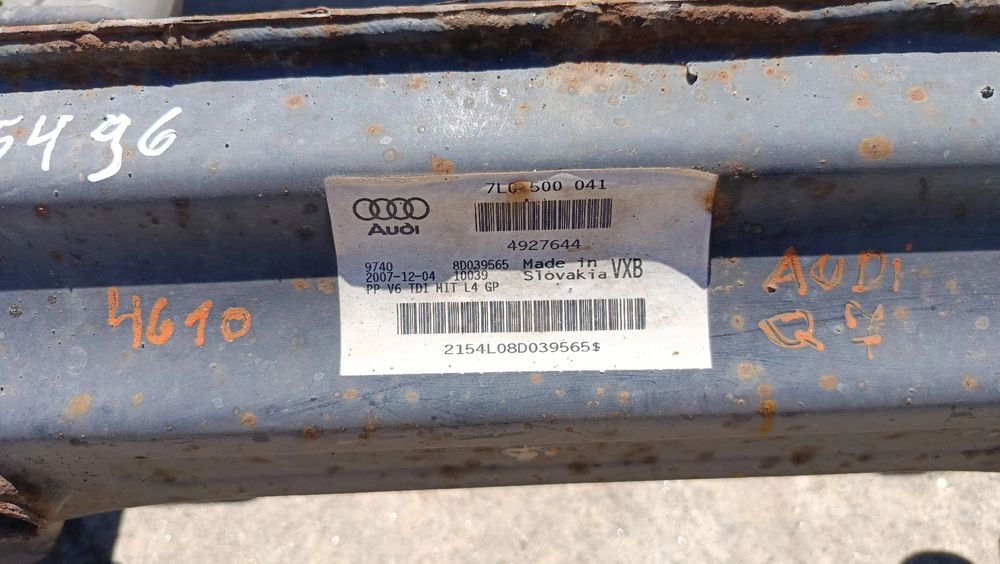 Charriot frente AUDI Q7 (4L)