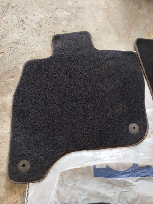 Tapetes Originais VW e-Golf – Têxteis | 5GE 863 011 | Como Novos