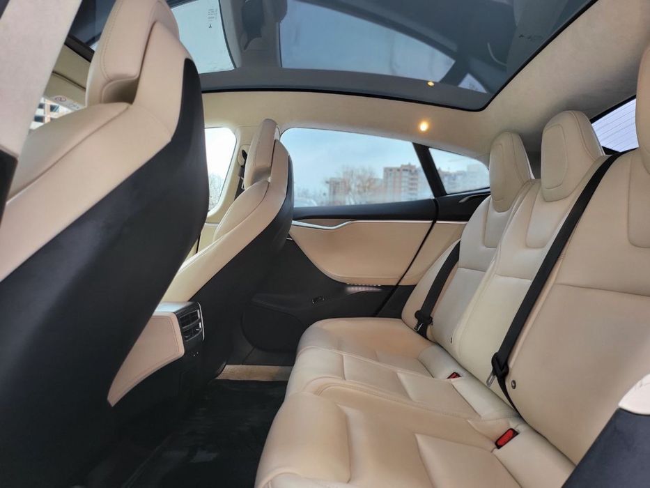 Tesla Model S 75D 2017p з Норвегії без ДТП