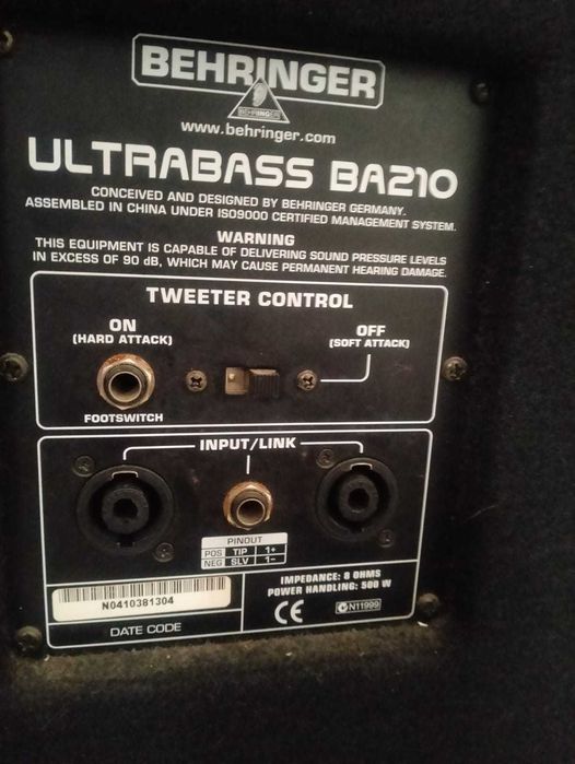 Pack Amplificador de Baixo Behringer Ultrabass (Cabeça 300W + Coluna 2X10" 500W)