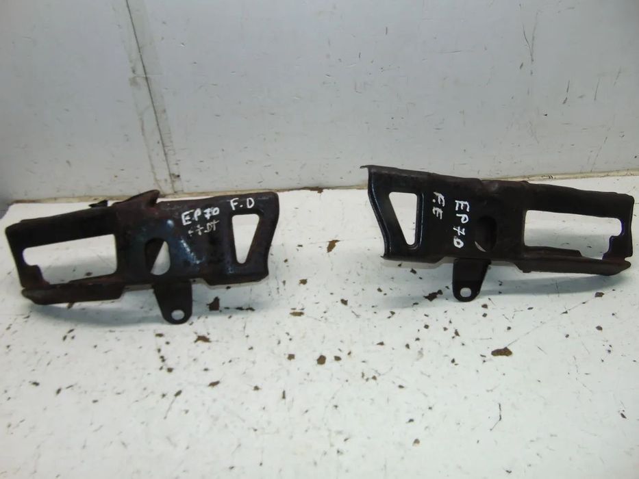 Toyota Starlet EP70 suportes para-choques