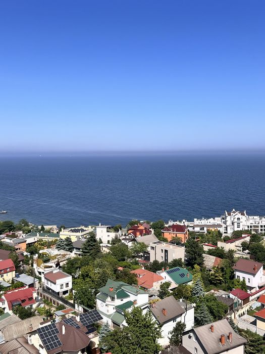 Сдам стильную белоснежную 2-х комн кв. Аркадия. Прямой вид на море.