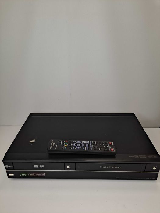 Nagrywarka VHS/DVD LG RCT689H