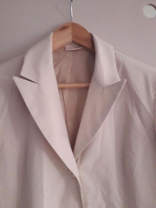Kostium j. NOWY garsonka 3-częściowa beżowa 38 komunia