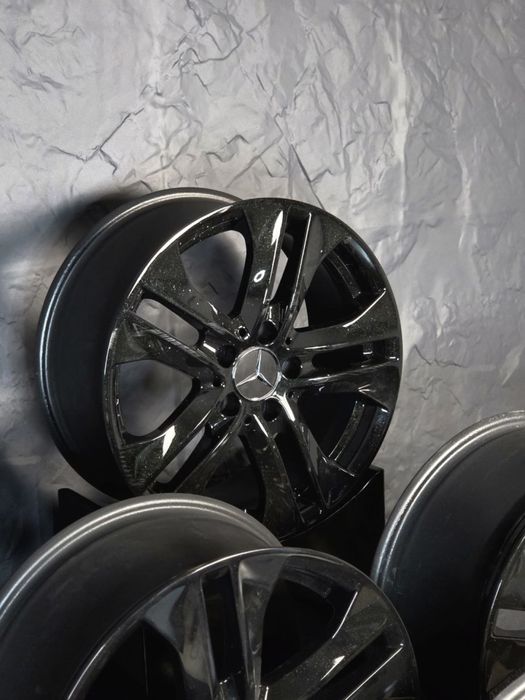 Оригінальний литий диск Mercedes-Benz R17 5×112 ET47 7.5J D66.6 A2044017502 (Gloss Black)