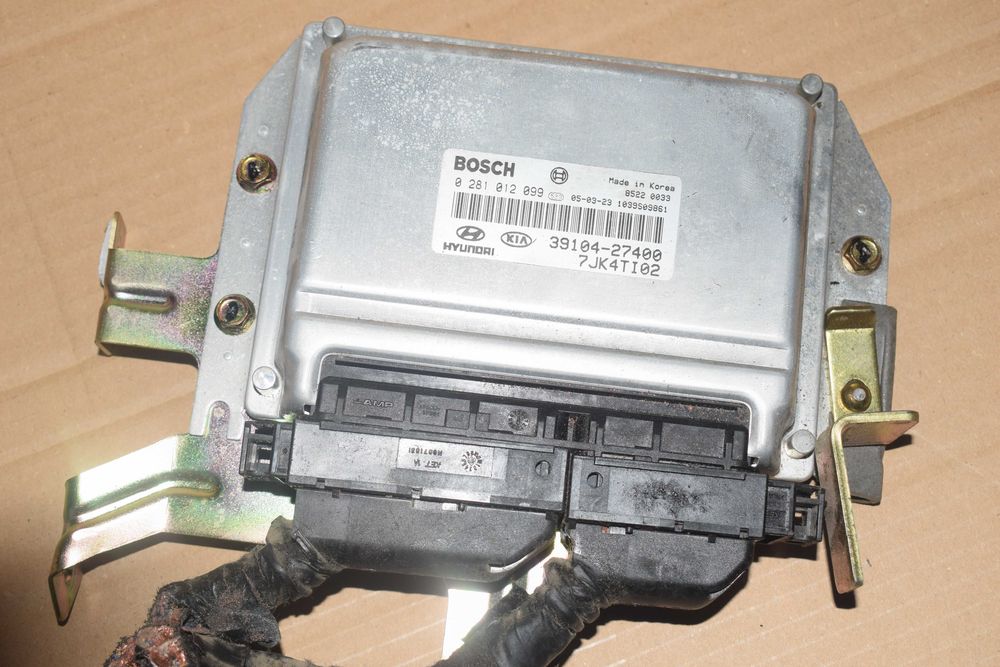 komputer sterownik silnika KIA SPORTAGE II 2.0 CRDI 06R. 39104.27400