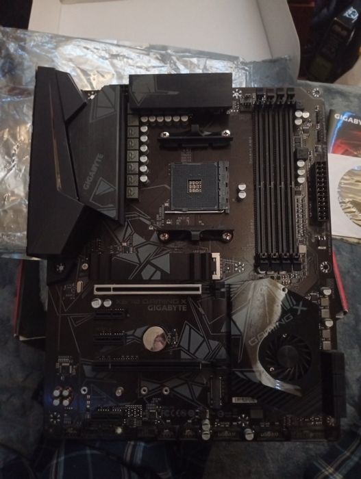Gigabyte X570 Gaming X — AM4, ATX, повний комплект