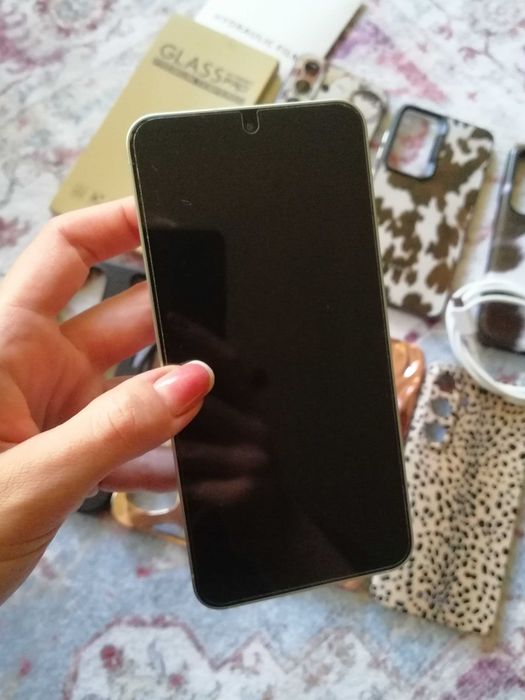 Samsung Galaxy S25 miętowy + pudełko + szkło i folia + kabel i case’y