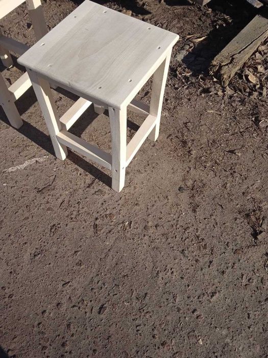 Столярные изделия под заказ, двери, кровати, лестницы в дом, беседки +