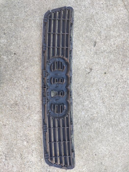 Grelha do capot Audi A4 B5