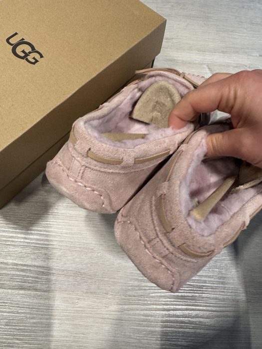 замшеві тапочки UGG Dakota