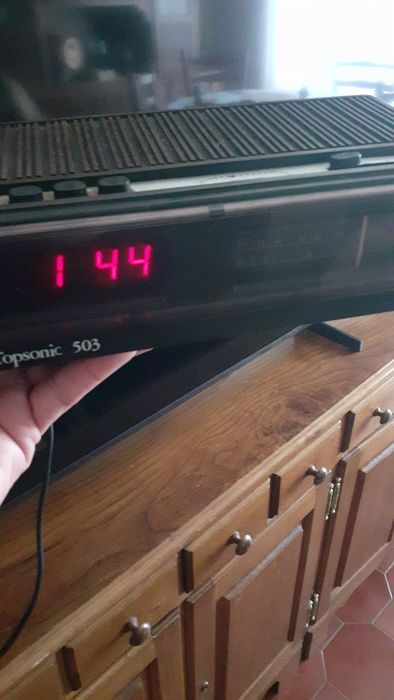 Rádio vintage em funcionamento