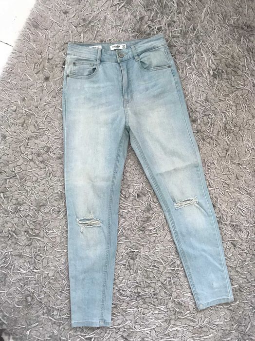 Pull&Bear Spodnie 38 z przetarciami