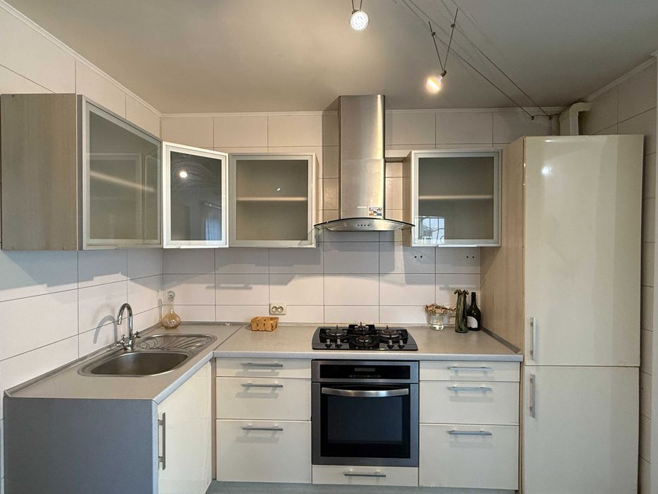 Унікальна 5+кімнатна квартира з гаражем, 2 кухнями та окремим входом